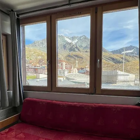 2 Bedrooms / Center Daire